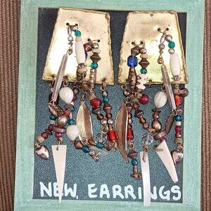 Beautiful Vintage Chunky Mix Material Signed Clip-On Earrings